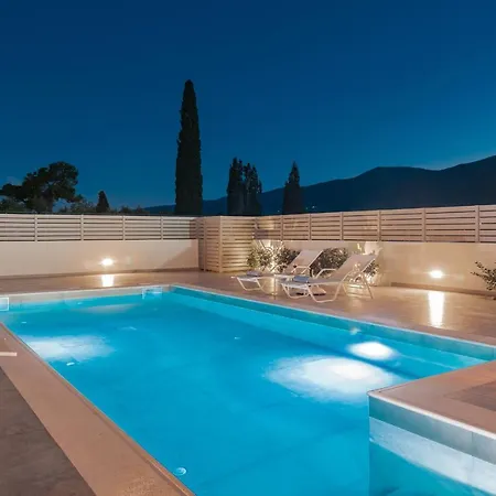 Chrysothemis Pigadhákia