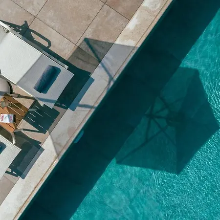 Chrysothemis Βίλα